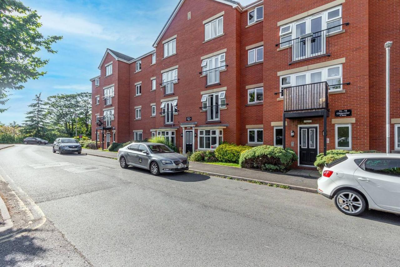 Lovely 2Bed Apt In Redditch, Free Wi-Fi & Parking Buitenkant foto