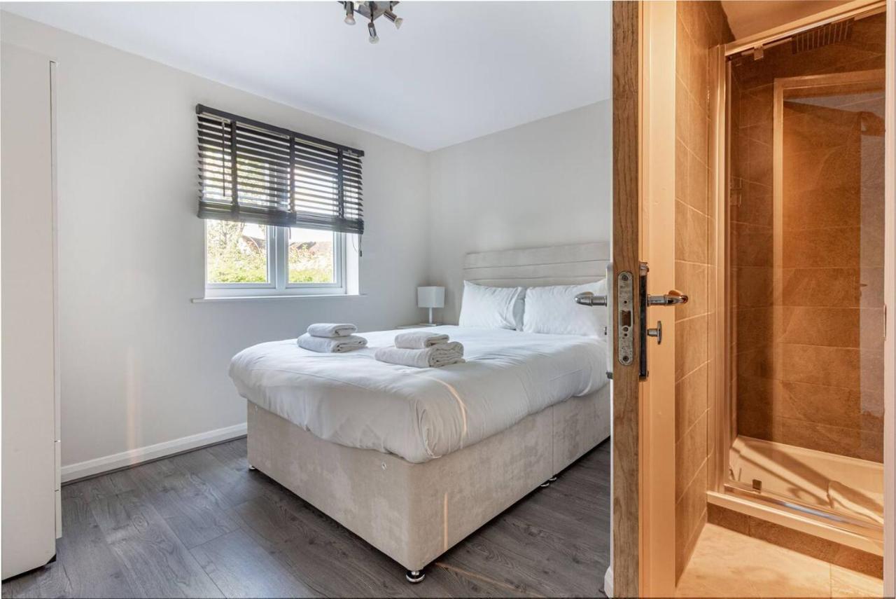 Lovely 2Bed Apt In Redditch, Free Wi-Fi & Parking Buitenkant foto